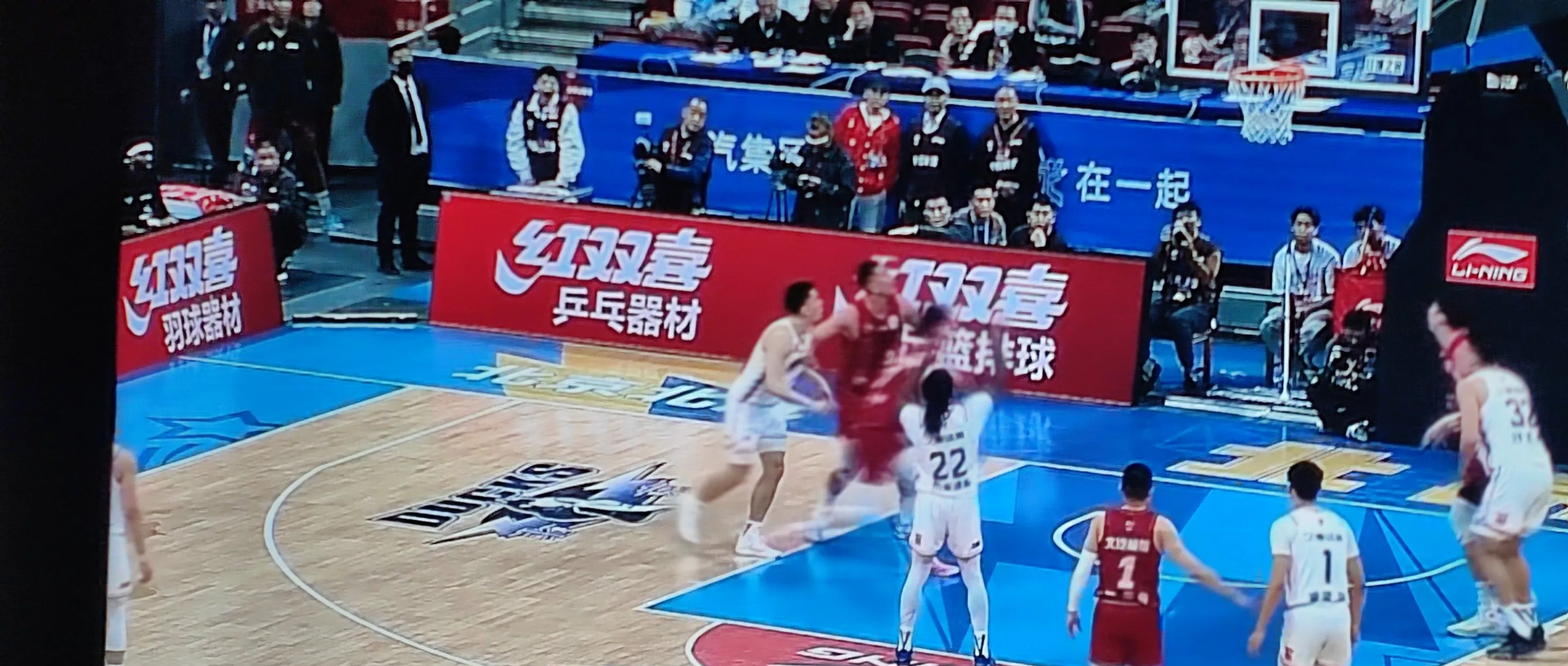 乐鱼体育网站入口-上海队全场碾压全国篮球锦标赛，如同剧本杀再现，封盖